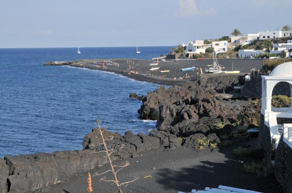 Hotel Villaggio Stromboli - Isola Di Stromboli Exterior photo