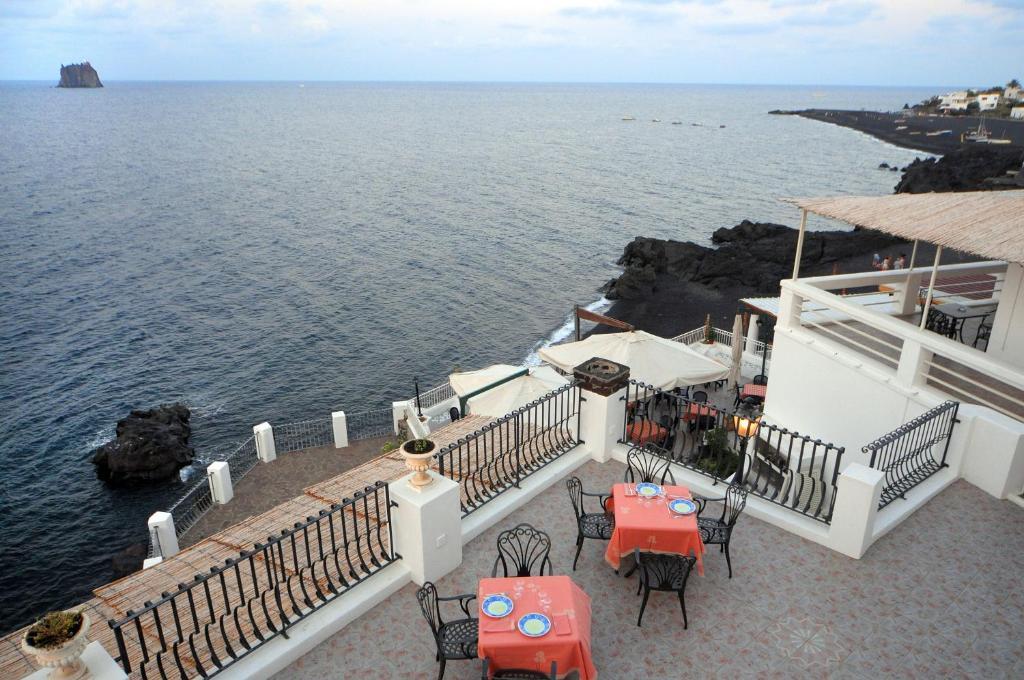 Hotel Villaggio Stromboli - Isola Di Stromboli Exterior photo