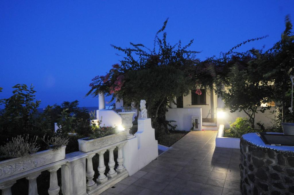 Hotel Villaggio Stromboli - Isola Di Stromboli Exterior photo