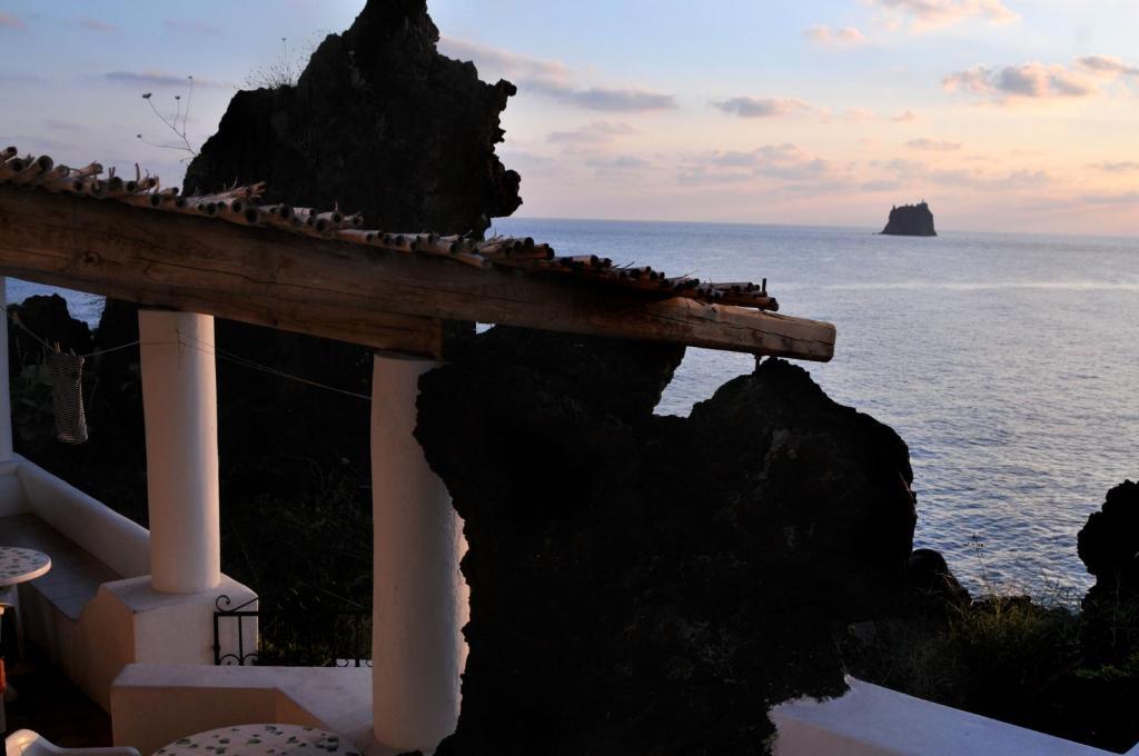 Hotel Villaggio Stromboli - Isola Di Stromboli Exterior photo